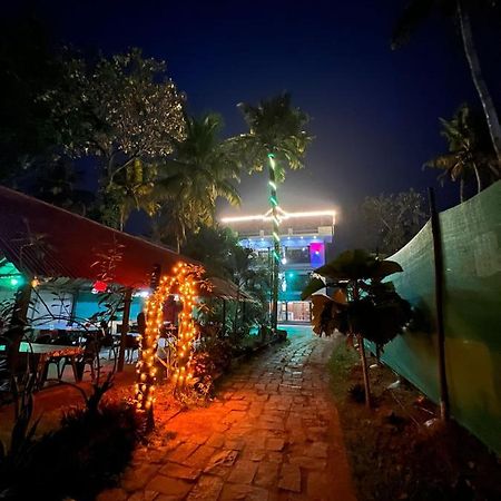Mohans Ayurvedic Beach Resort Варкала Экстерьер фото